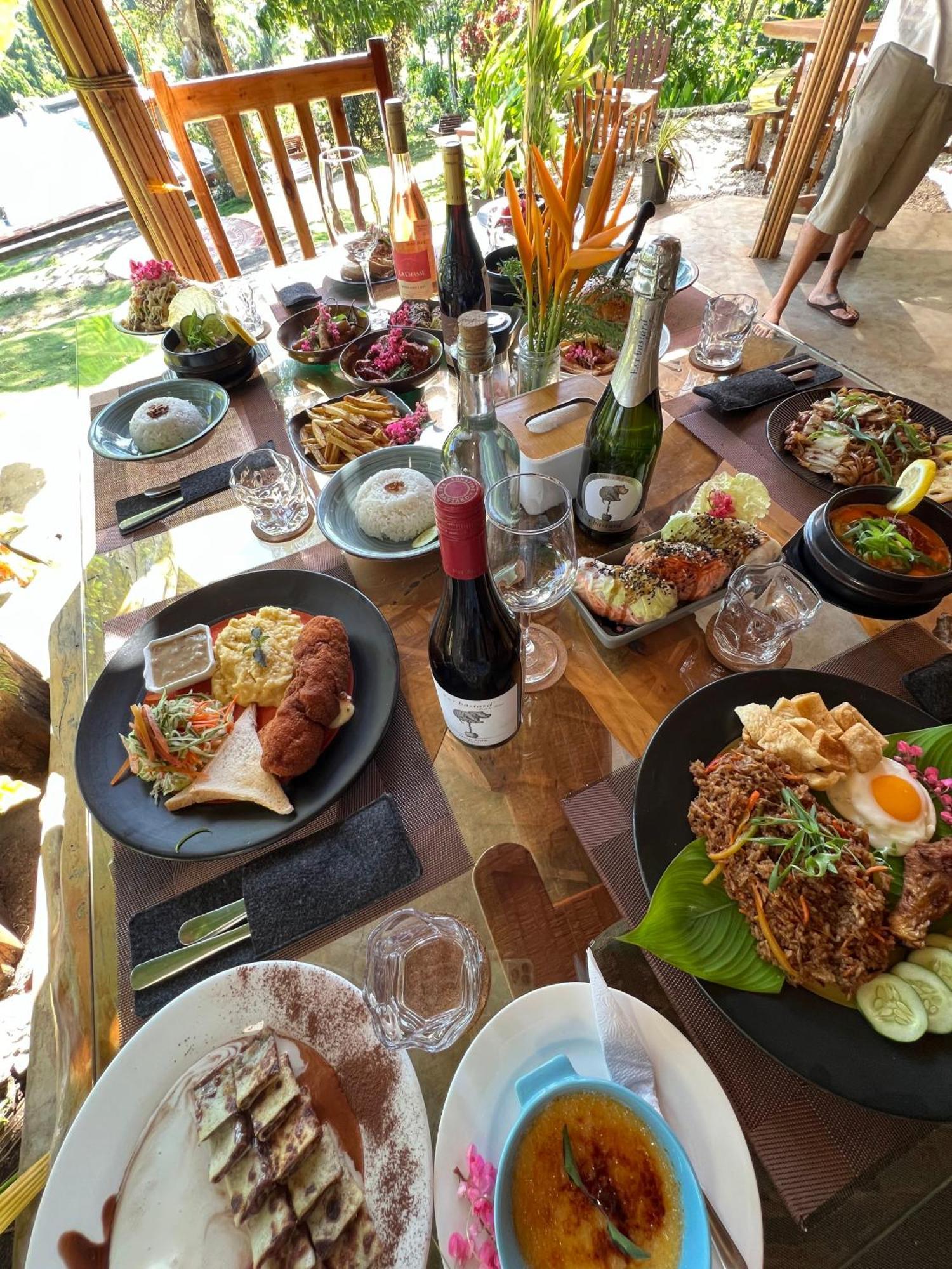 Nakabalo Guesthouse & Restaurant Сикихор Экстерьер фото